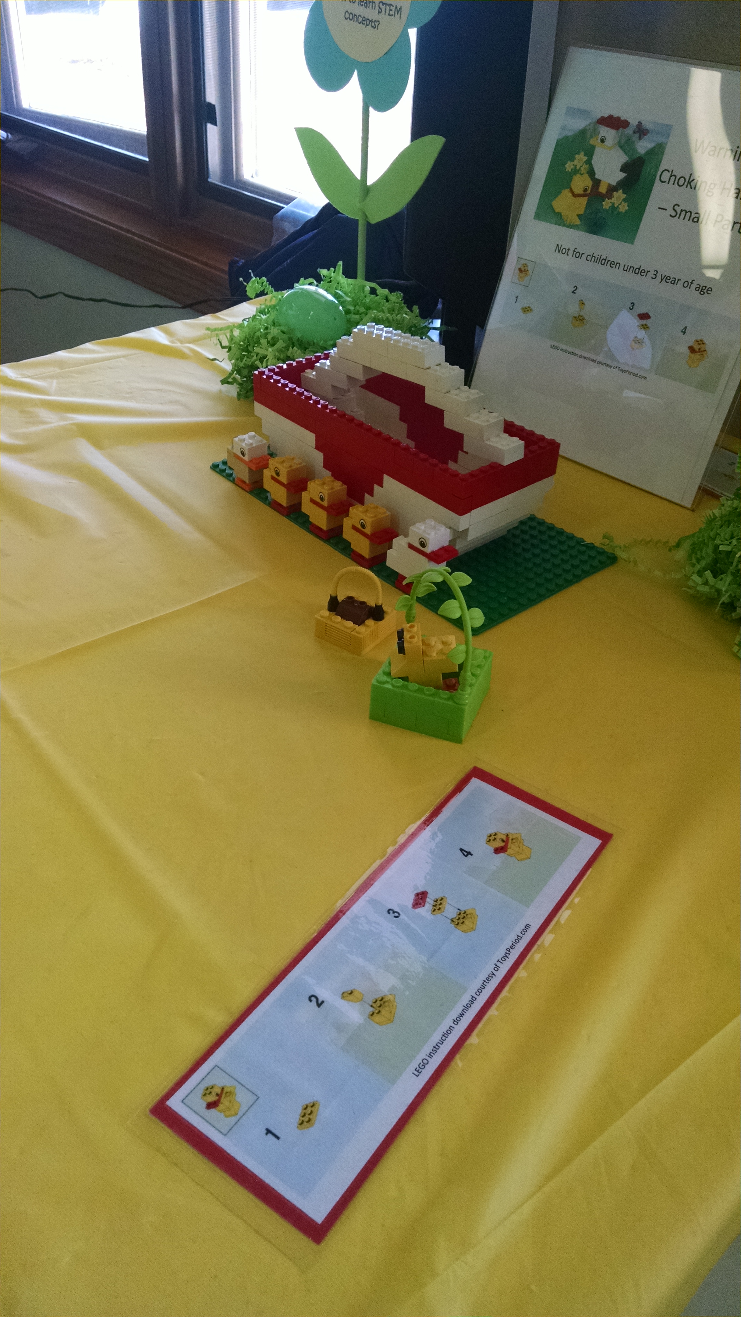 A picture of the Lego chick crafts.